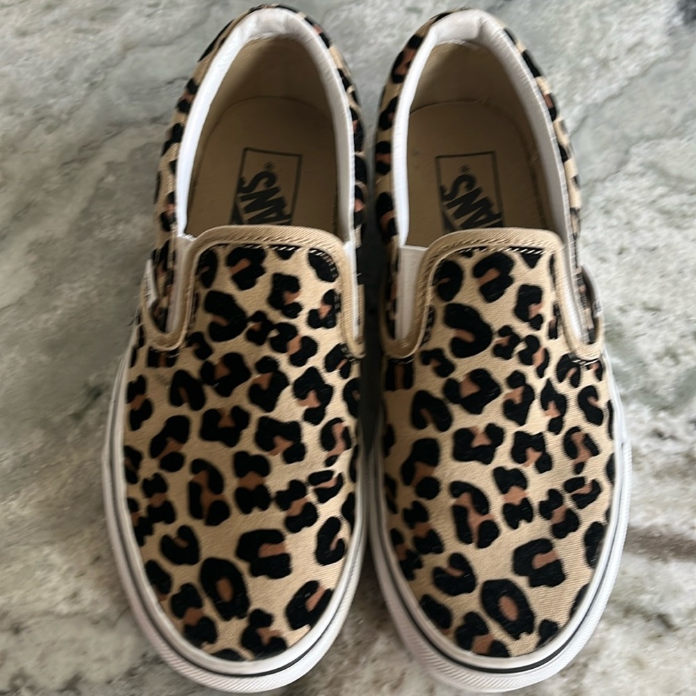 Vans women’s 6.5 (kids size 5) Leopard Print Slip-On Shoes
